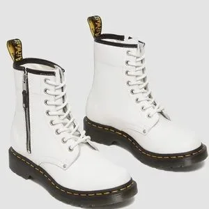 【SALE】Dr.Martens 3HOLE WHITE 3 Eye White Smooth Shoe by Dr. Martens - SALE